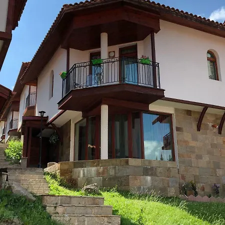 ヴィラ Pamporovo Villa *